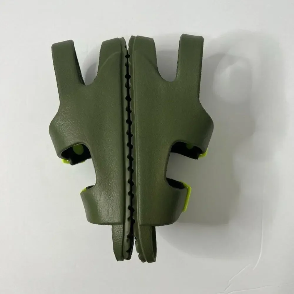 Oshkosh summer boys sandals Sz 1Y